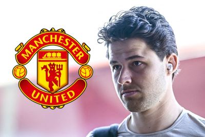 Senne Lammens: Manchester United agree £18m goalkeeper deal on Deadline Day