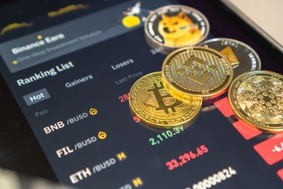 Are Crypto Portfolios Implicitly Gender?Unbalanced Today?