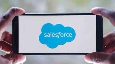 Is Salesforce Stock Underperforming the Nasdaq?