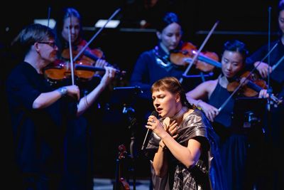 Norwegian Chamber Orch/ Kuusisto/Barruk review – Proms first as Ume Sámi songs take centre stage