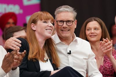 Country should be ‘proud’ Angela Rayner is deputy PM, says Starmer amid flat row