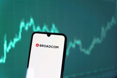 With Shares Near Highs, Here's to Watch in Broadcom's Q3 Report