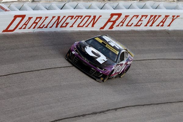 What caused Alex Bowman's disastrous 40-second pit stop at Darlington?