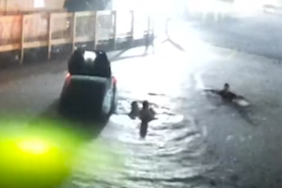 Good Samaritans save ride-share driver from sinking car during storm