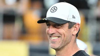 Aaron Rodgers Named Lone Offensive Captain in First Season with Steelers
