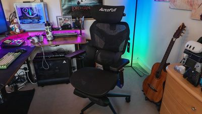 This gaming chair has a lumbar support belt, and a month later I'm still getting used to it