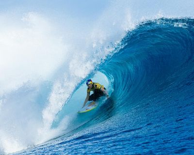 Molly Picklum wins first world surfing title with dominant display at WSL Finals