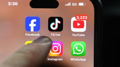 Social media age checks fuel 'conspiracy' privacy fears
