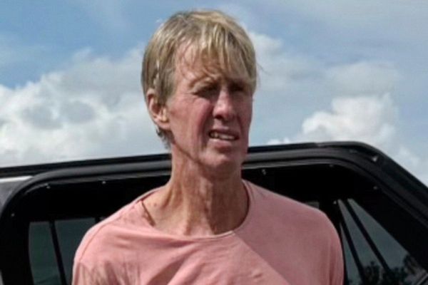 Man charged with trying to assassinate Donald Trump on golf course set to represent himself in court