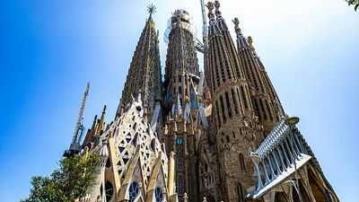Paint thrown at Sagrada Familia in protest of Spanish government's inaction to devastating wildfires