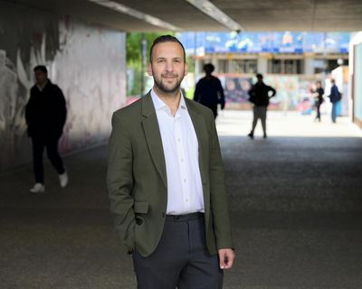 Green party’s new leader Zack Polanski rules out any Starmer pact and attacks ‘charlatan’ Farage
