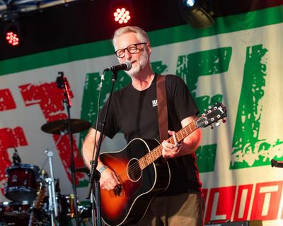 Billy Bragg releases song in support of Palestine and Greta Thunberg aid flotilla