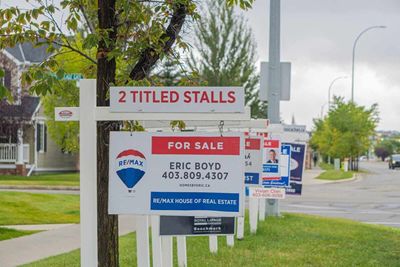 Why Warren Buffett is Buying Lennar Stock, and How to Invest in Housing Like a Billionaire