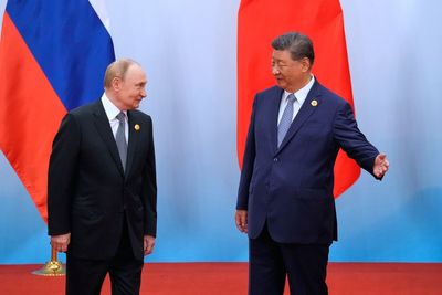 Xi Jinping criticises West at summit with Putin