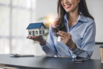 6 Mortgage Myths That Make Women Pay More Interest