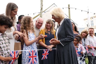 Girl, 11, impresses Queen with handmade beeswax candles