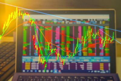 VIX Jumps 20% As Stocks Slump, Gold Tops Record Highs: What's Moving Markets Tuesday?