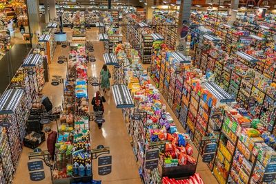 3 Bargain Retail Stocks To Play Right Through The Holidays