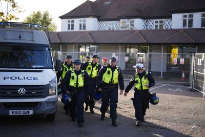 Council leader urges calm in Epping protests as schools return