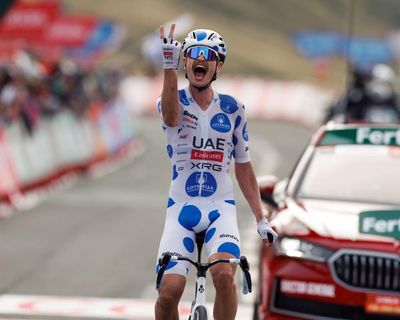 Jay Vine takes Vuelta stage 10 as Juan Ayuso attacks UAE team ‘dictatorship’