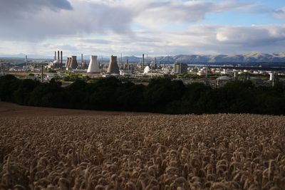 Energy company uses gas network to transport hydrogen in first test of its kind
