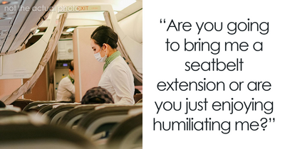 Flight Attendant Wonders If They Were Wrong To Not Offer Overweight Woman A Seatbelt Extender Immediately