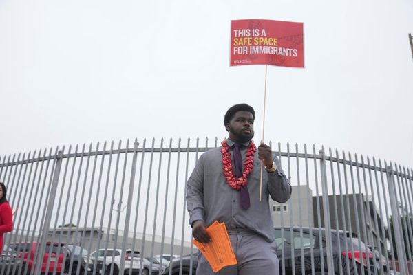 California bill requires families to be alerted of immigration agents on school campuses
