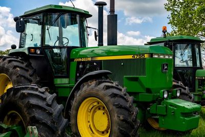 Is Deere Stock Outperforming the S&P 500?