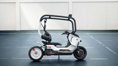 You're Gonna Hit Your Head All The Time If BMW Brings This Scooter Concept to Life