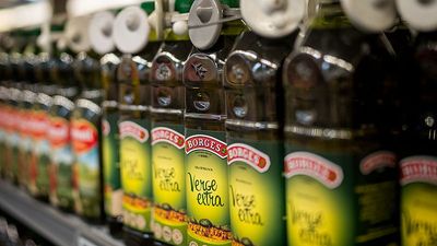 Fact check: debunking viral claims about Spanish olive oil