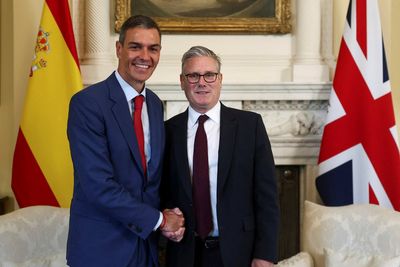 Leaders of UK and Spain meet to sign deal that eases trade and travel in Gibraltar