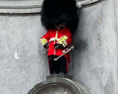 Manneken Pis gets new uniform to honour soldiers who liberated Brussels