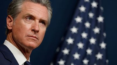 ‘At least he kept the eyeliner’: Gavin Newsom highlights the timeline where JD Vance grew a beard and dropped his spine