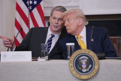 A Trump loss in his tariff court case could mean a $150 billion refund for American businesses. Here’s how they could get their money back