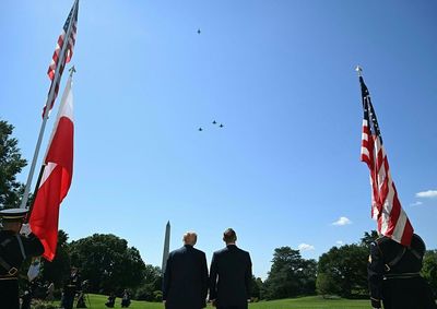 Fighter jets scream over White House as Trump welcomes Polish leader he backed - Roll Call