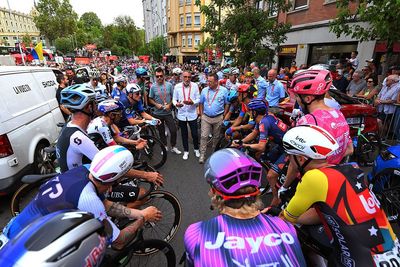 'If it's all peaceful, then there's no problem' – Riders meet with organisers and UCI on Vuelta a España start line over safety amid multiple pro-Palestine protests