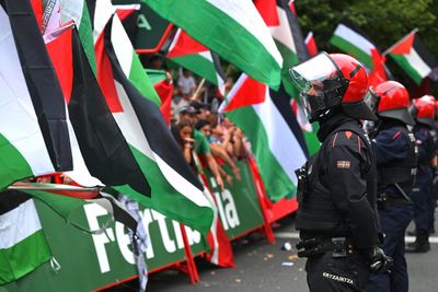 No winner on stage 11 of Vuelta a España due to pro-Palestine protests, general classification time taken with 3km to go