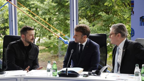 Macron, Starmer rally allies in Paris to push for Ukraine security guarantees