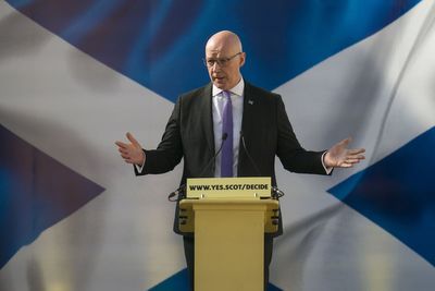 Swinney accuses Starmer of ‘toadying along behind Farage’ on immigration