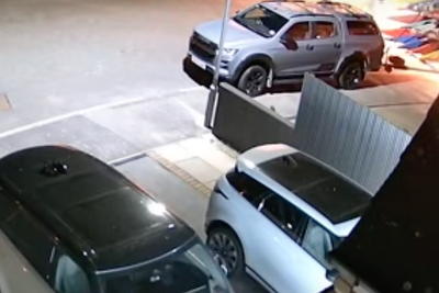 CCTV: Arsonist sets fire to trailer full of kayaks before fleeing scene