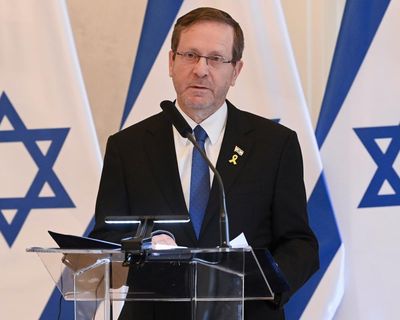 Starmer must not meet Israeli president during UK visit, say Labour MPs