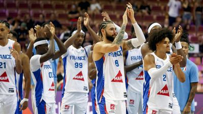 France crush Iceland to reach last-16 at European basketball championships