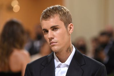 Justin Bieber announces 'Swag ll' will arrive Friday