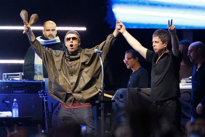 Oasis' Liam and Noel Gallagher 'refuse to back down in battle with high street giant'