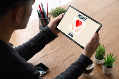 The Rise of Fake Crowdfunding Pages Pretending to Be Nonprofits