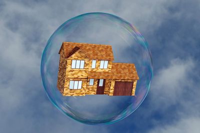 Lock or Float? How to Decide on Your Mortgage Rate
