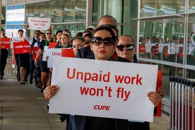 Air Canada flight attendants hold controversial wage vote