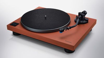 Technics modernises its direct drive turntable with a contemporary design and Bluetooth streaming