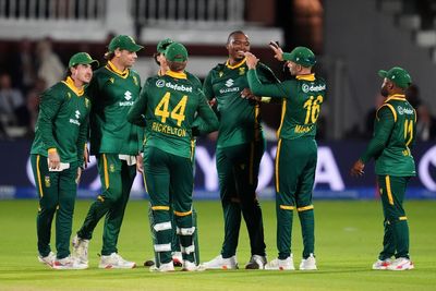 South Africa beat England by five runs to wrap up ODI series