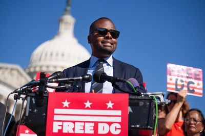 As Trump continues show of force, DC takes the fight to Congress - Roll Call